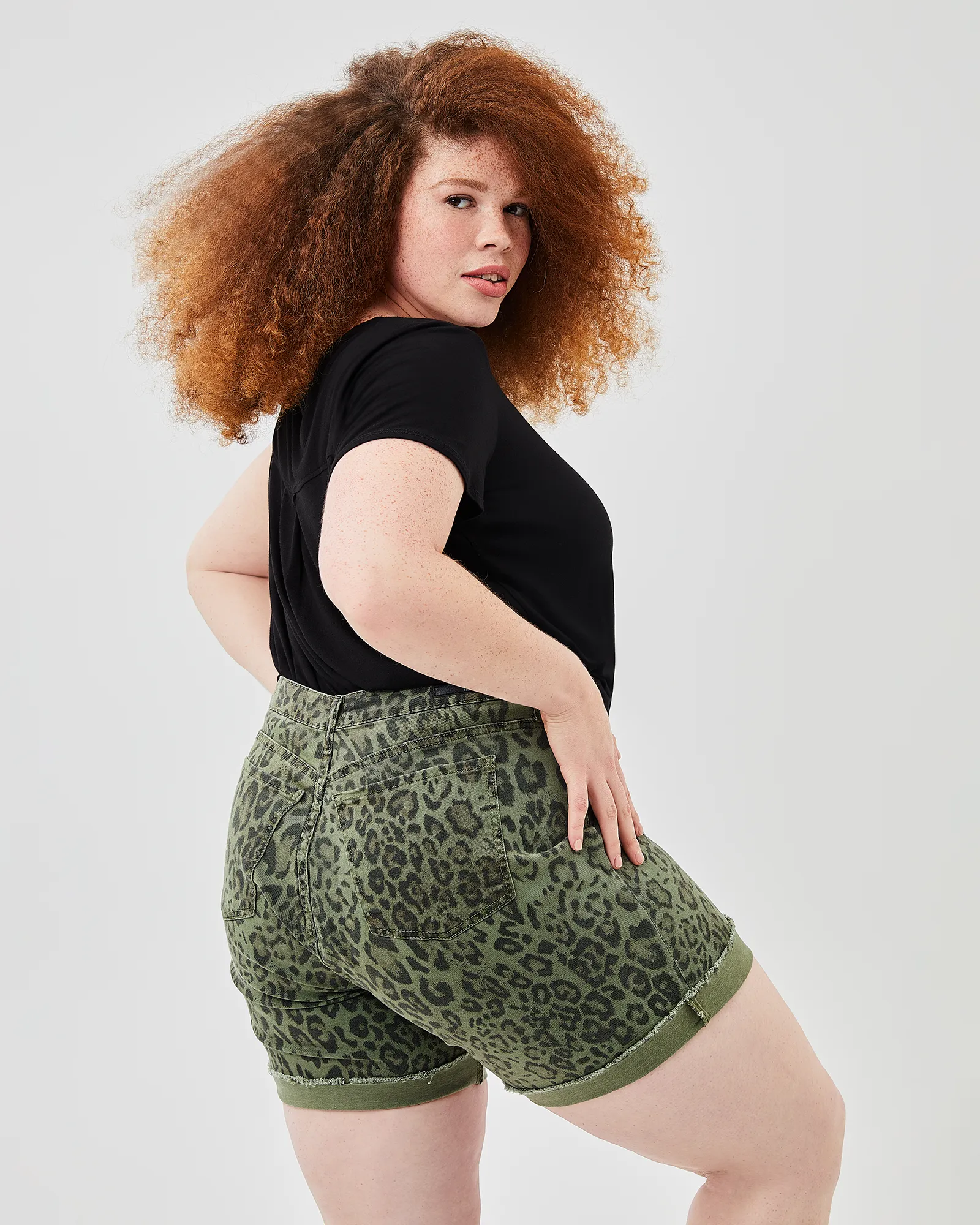 Catherine Cuffed Boyfriend Shorts | Olive Green / Brown