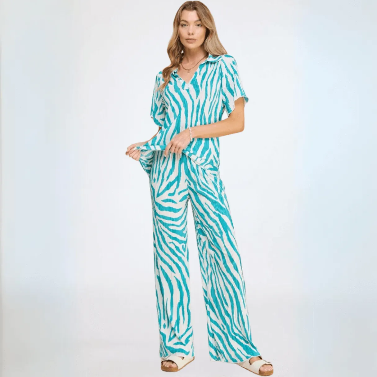 Nova Pleated Set Made in USA Turquoise